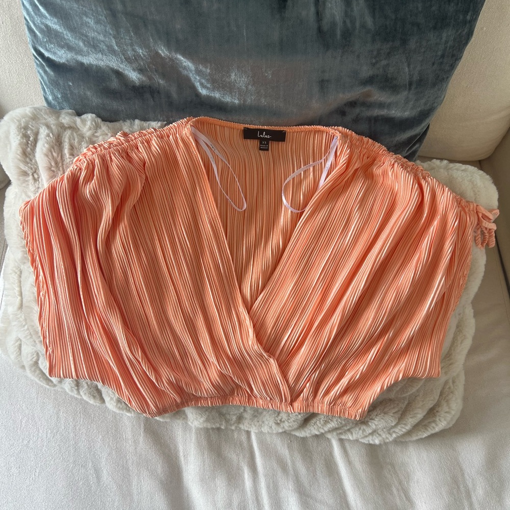 Lulu's Peach cropped blouse